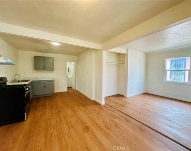 3320 Tenaya Avenue - Photo Thumbnail 6