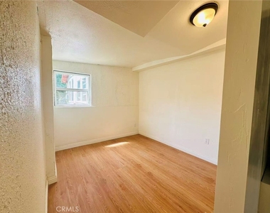 3320 Tenaya Avenue - Photo Thumbnail 15