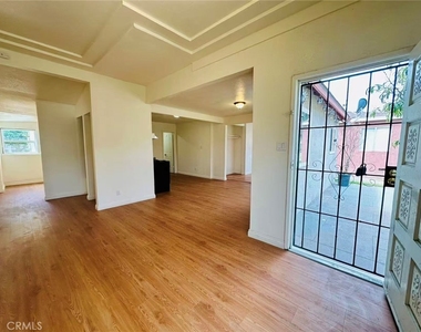 3320 Tenaya Avenue - Photo Thumbnail 4
