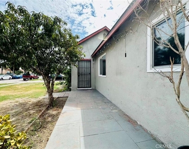 3320 Tenaya Avenue - Photo Thumbnail 3