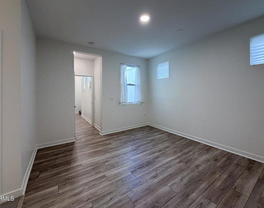 1568 E Thompson Boulevard - Photo Thumbnail 26