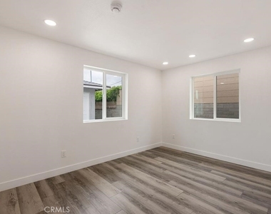 11585 Embree Drive - Photo Thumbnail 8