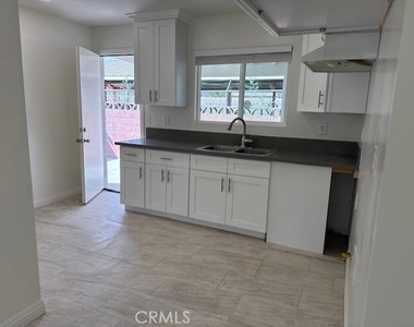 5198 Washington - Photo Thumbnail 3