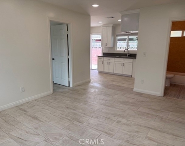 5198 Washington - Photo Thumbnail 2