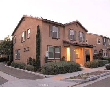 6105 Rosewood Way - Photo Thumbnail 5