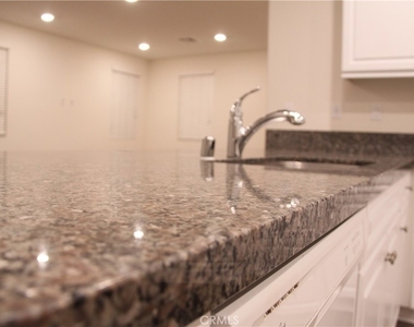 6105 Rosewood Way - Photo Thumbnail 9