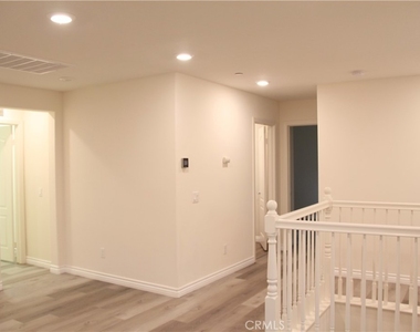 6105 Rosewood Way - Photo Thumbnail 15