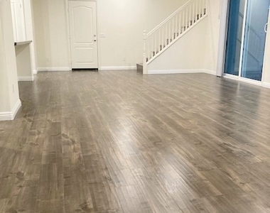 6105 Rosewood Way - Photo Thumbnail 6