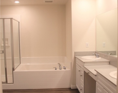6105 Rosewood Way - Photo Thumbnail 18