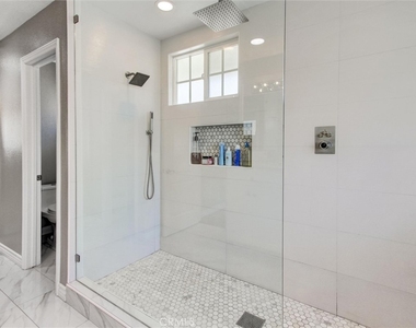 6241 Mar Vista Drive - Photo Thumbnail 17