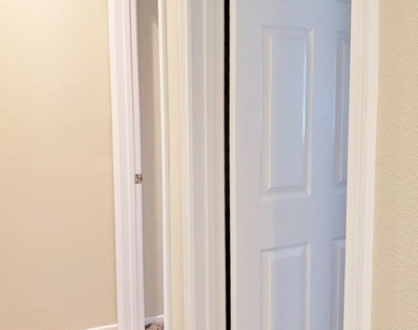 1718 Tecalote Drive - Photo Thumbnail 30