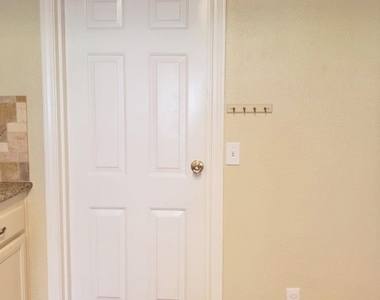 1718 Tecalote Drive - Photo Thumbnail 12