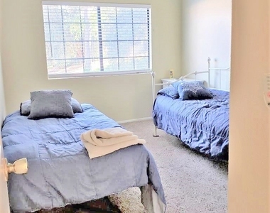 1718 Tecalote Drive - Photo Thumbnail 31