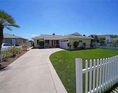 11252 Delano - Photo Thumbnail 1
