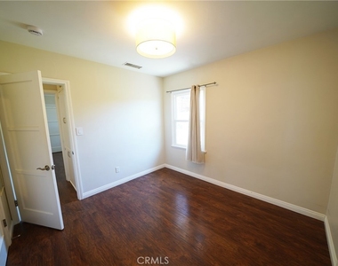 11252 Delano - Photo Thumbnail 9