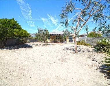 11252 Delano - Photo Thumbnail 13