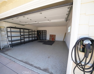 11252 Delano - Photo Thumbnail 15