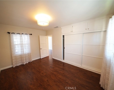 11252 Delano - Photo Thumbnail 6