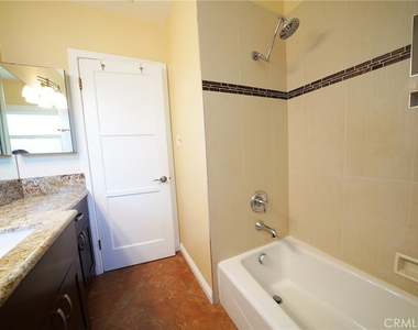 11252 Delano - Photo Thumbnail 7