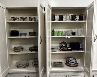 4727 Oakwood Avenue - Photo Thumbnail 15