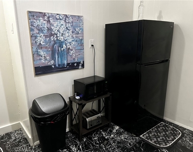 4727 Oakwood Avenue - Photo Thumbnail 16