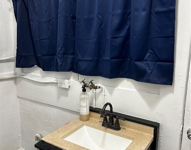 4727 Oakwood Avenue - Photo Thumbnail 12