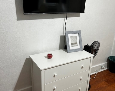 4727 Oakwood Avenue - Photo Thumbnail 22