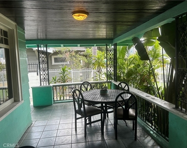 4727 Oakwood Avenue - Photo Thumbnail 1