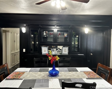 4727 Oakwood Avenue - Photo Thumbnail 7