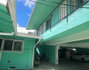 4727 Oakwood Avenue - Photo Thumbnail 24