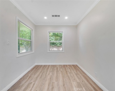 19815 Bassett Street - Photo Thumbnail 11