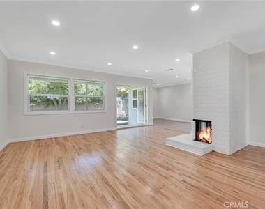 19815 Bassett Street - Photo Thumbnail 3