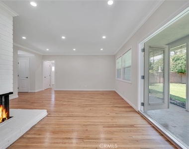 19815 Bassett Street - Photo Thumbnail 5
