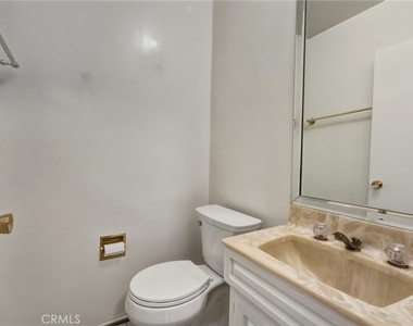 5057 Shirley - Photo Thumbnail 8