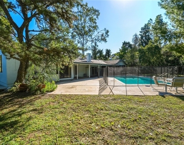 5057 Shirley - Photo Thumbnail 20