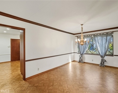 5057 Shirley - Photo Thumbnail 11