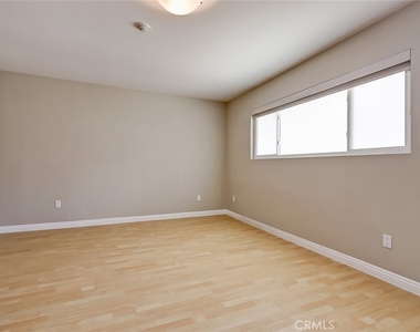 2219 Curtis - Photo Thumbnail 17
