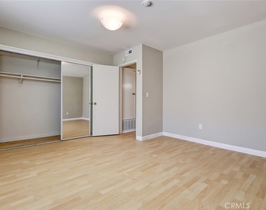 2219 Curtis - Photo Thumbnail 16