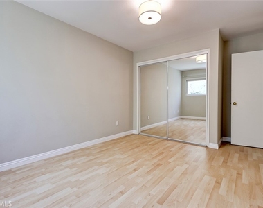 2219 Curtis - Photo Thumbnail 13