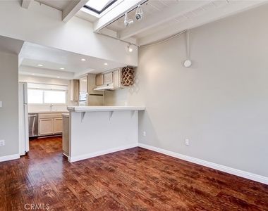 2219 Curtis - Photo Thumbnail 6