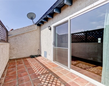 2219 Curtis - Photo Thumbnail 10