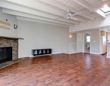 2219 Curtis - Photo Thumbnail 3