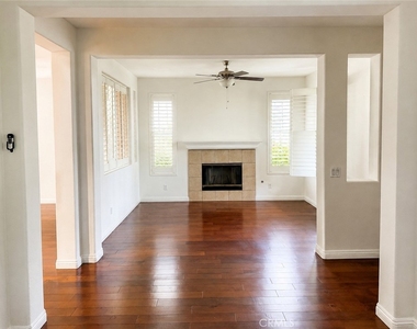 27657 Sunny Creek - Photo Thumbnail 2