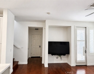27657 Sunny Creek - Photo Thumbnail 5
