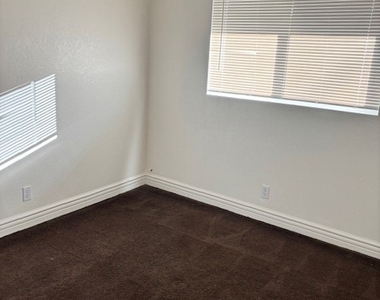 8124 Peach Avenue - Photo Thumbnail 6