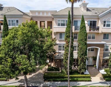 13075 Pacific Promenade - Photo Thumbnail 1