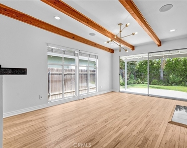 6106 Wilkinson Avenue - Photo Thumbnail 9