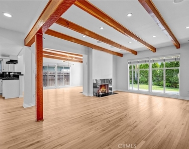 6106 Wilkinson Avenue - Photo Thumbnail 2