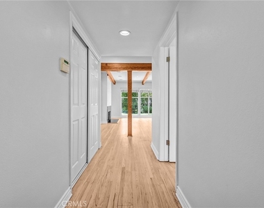 6106 Wilkinson Avenue - Photo Thumbnail 5