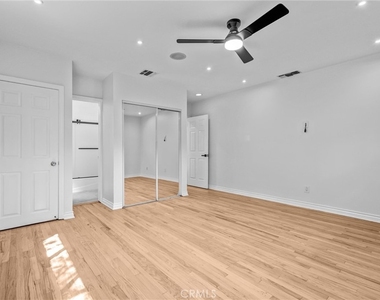 6106 Wilkinson Avenue - Photo Thumbnail 14